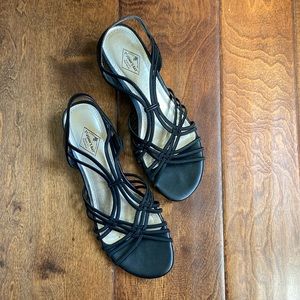 St. John’s Bay black sandals women’s 9m